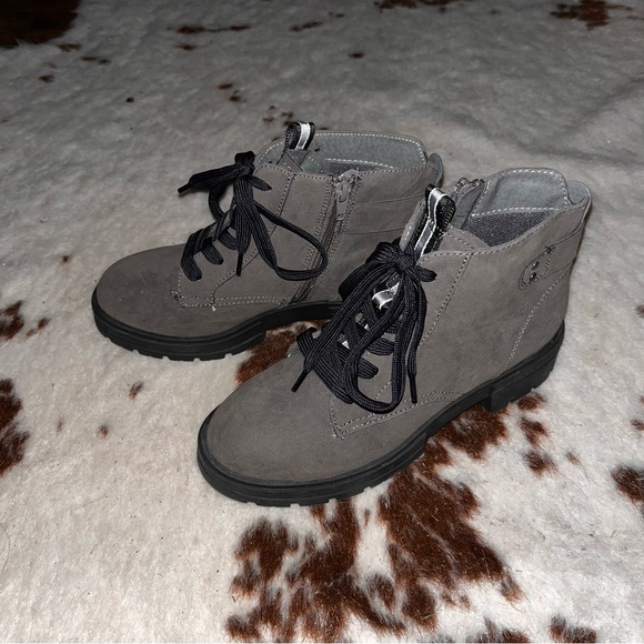 Light olive green lace up ankle tall boots very new condition. Super cute. - Picture 2 of 4